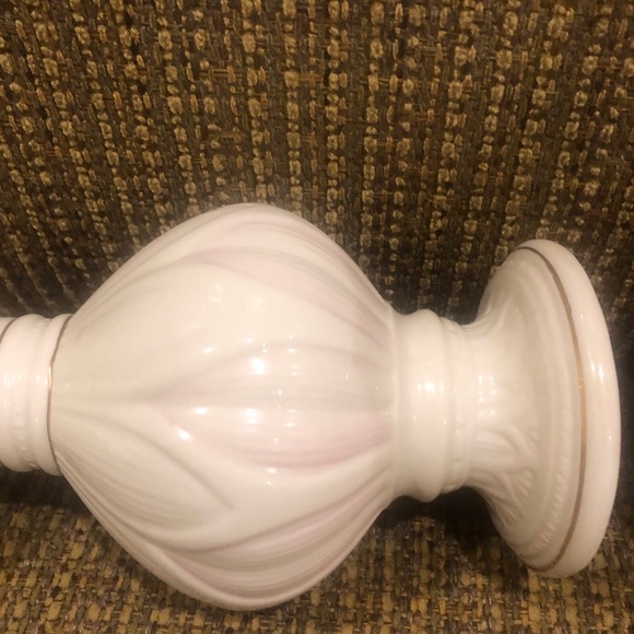 Belleek Lotus Blossom vases - Picture 4 of 4